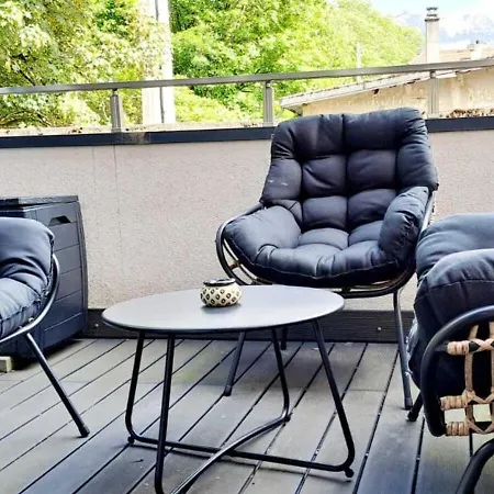 Black&white Home-by So'serenityhome-balcon-parking *