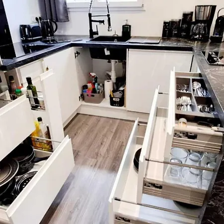 Apartment Black&white Home-by So'serenityhome-balcon-parking